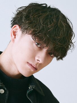 波巻きパーマスパイラルパーマツイストスパイラルパーマメンズ