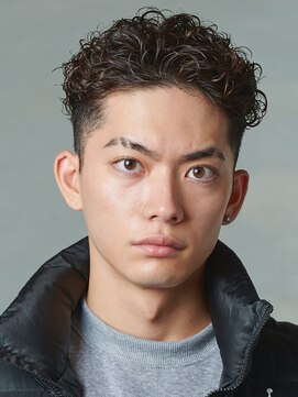 アップバング/短髪/ツイストパーマ/ブリーチ/メンズ/学割